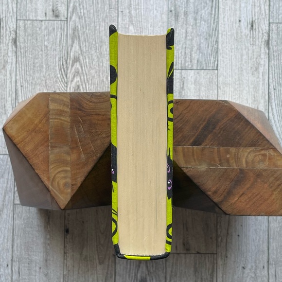 New Halloween Linen Wrapped Decorative Book Black Cats Hand-Wrapped Spooky Decor - Picture 6 of 7